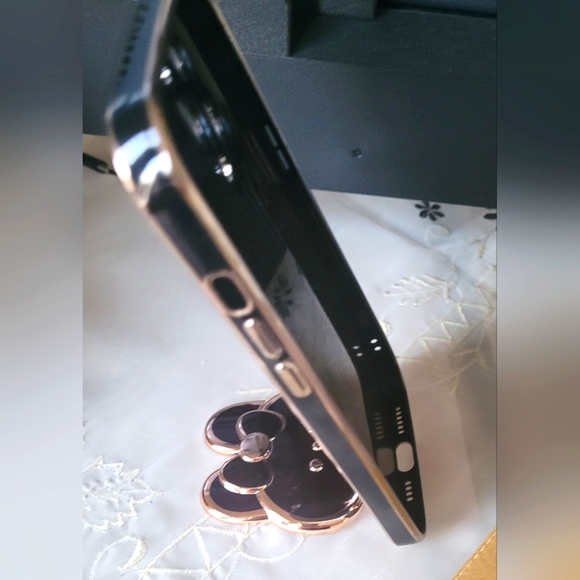 Iphone case With Mirror Black& Gold - Picture 2 of 7